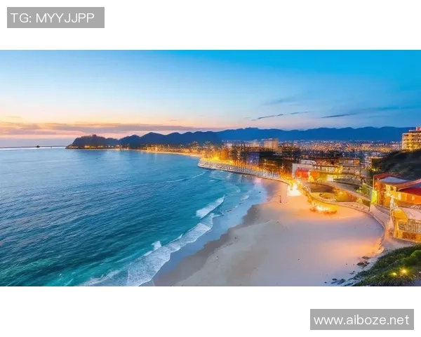 阳光沙滩与海浪交织的足球盛宴尽享海边运动的乐趣与激情