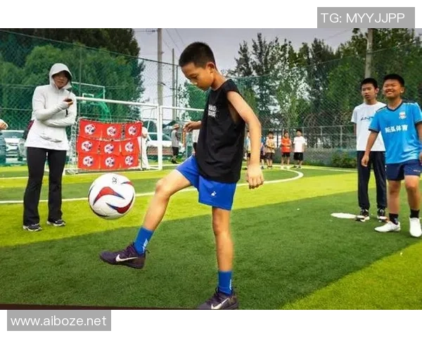 踢瓶子足球的乐趣与技巧探索让我们一起享受这项创意运动的魅力与挑战